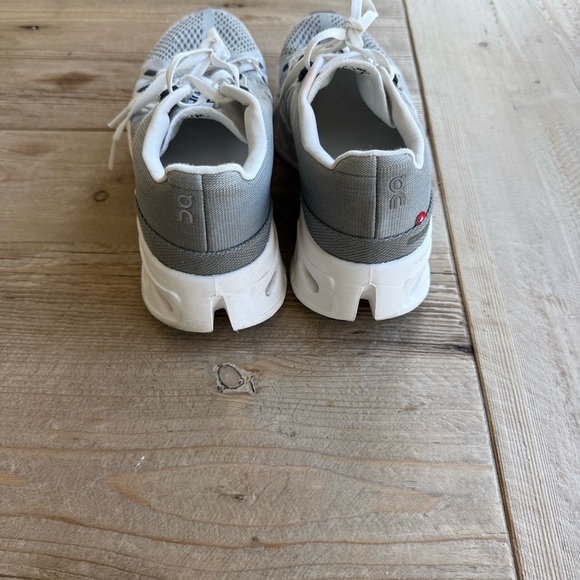 On Running cloud eclipse - Picture 3 of 7